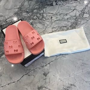 Gucci girls slides authentic size 33 - lotus pink with box and dust bag